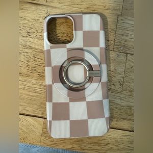 Beige/white Checkered MagSafe iPhone 12 Pro case + magnetic finger loop